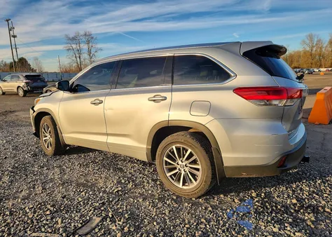 2017 Toyota Highlander Se from USA, damaged, VIN 5TDJZRFH0HS461834